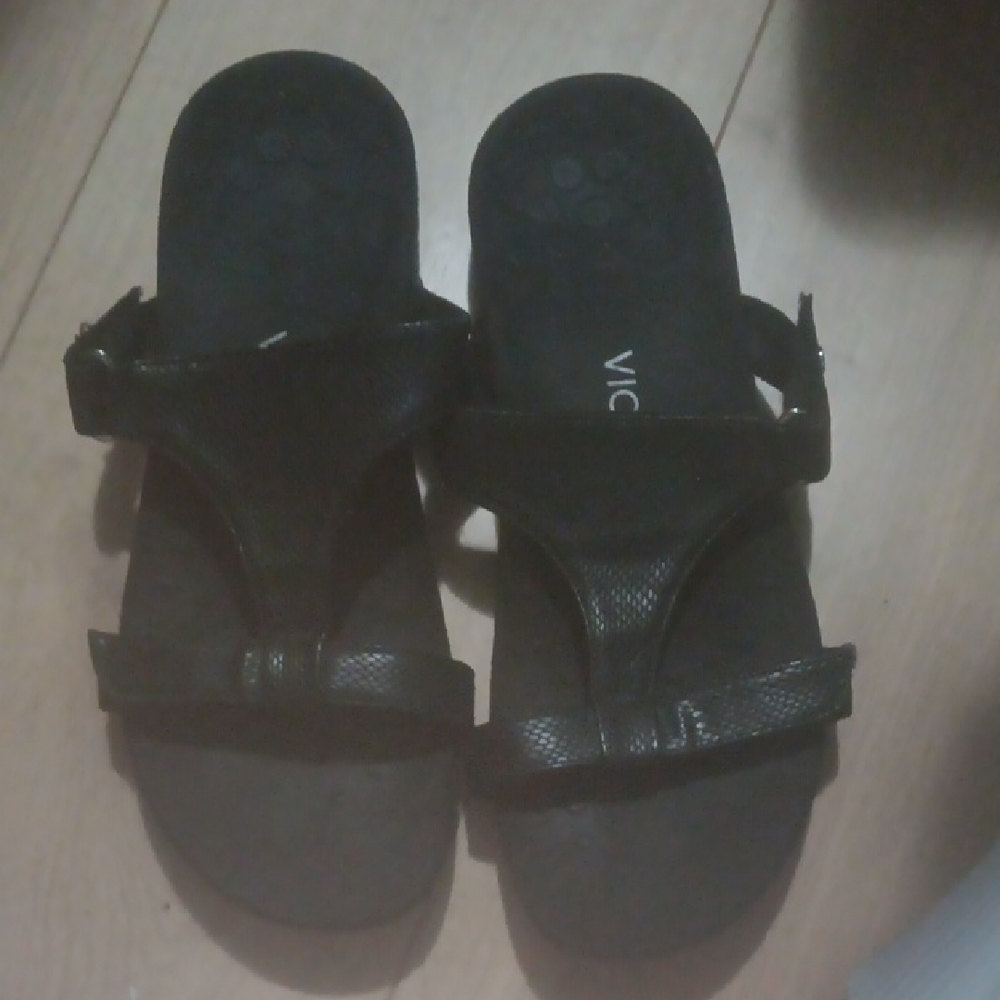 Vionic Black Sandals Minimalist Design